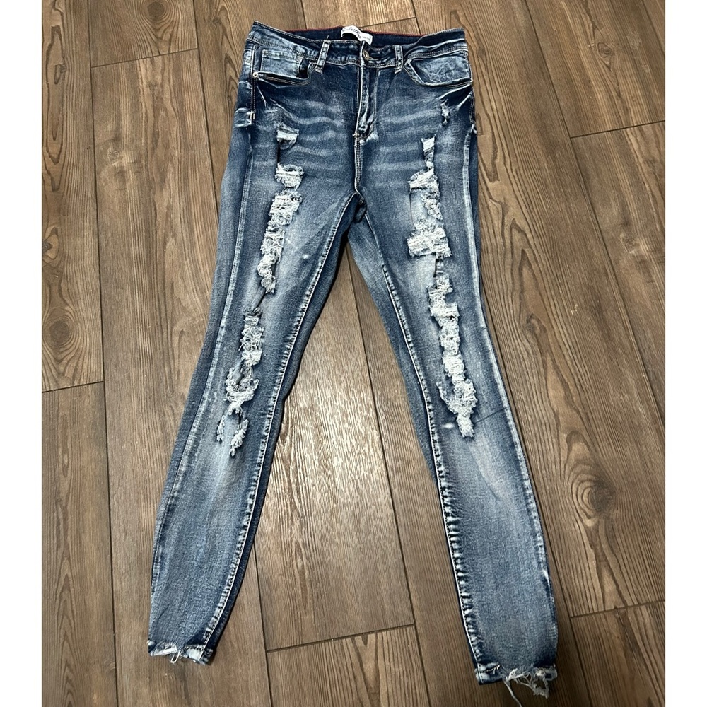 Trendy Distressed Skinny Jeans in Blue